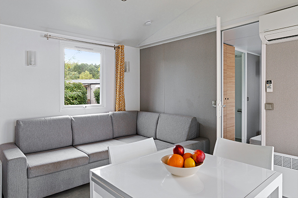 Glampingunterkunft: Mobilheim Moda 6 Personen 3 Zimmer Klimaanlage 2 Badezimmer von Vacanceselect auf Camping Les Vignes