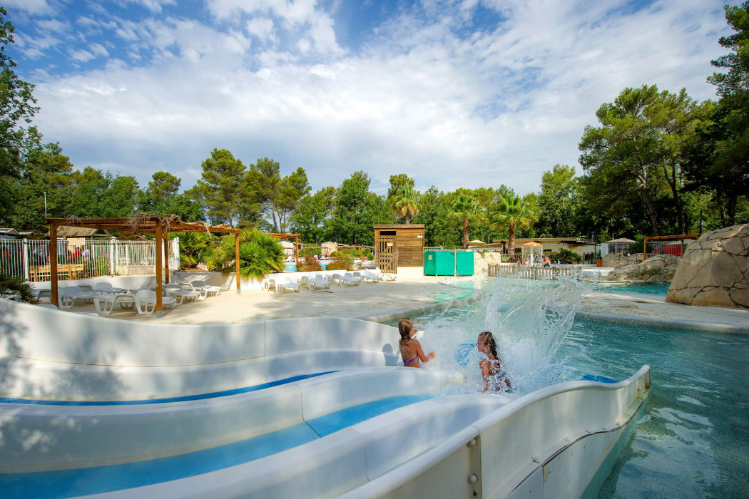 Glampingunterkunft: Mobilheim Premium 4/5 Personen 2 Zimmer von Vacanceselect auf Camping Domaine de la Sainte Baume