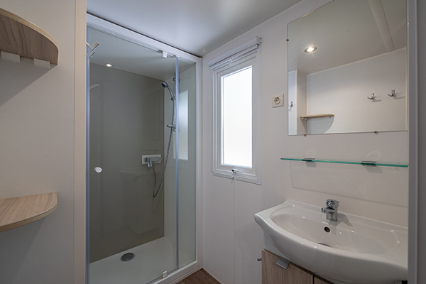 Glampingunterkunft: Mobilheim Premium 6 Personen 3 Zimmer von Vacanceselect auf Camping Domaine de la Sainte Baume