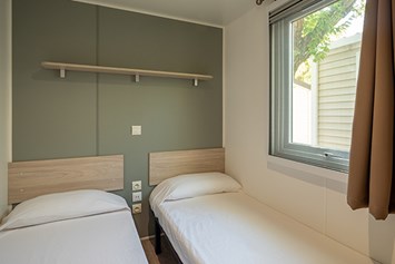 Glampingunterkunft: Mobilheim Premium 6 Personen 3 Zimmer von Vacanceselect auf Camping Domaine de la Sainte Baume