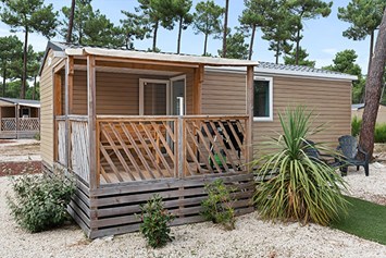 Glampingunterkunft: Mobilheim Premium 4/5 Personen 2 Zimmer von Vacanceselect auf Camping Le Coteau de la Marine