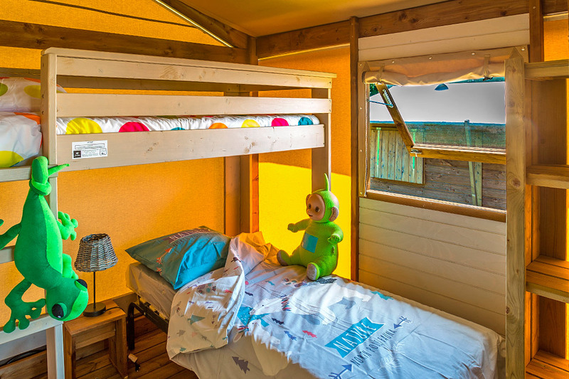 Camping de lujo - Médoc - Camping Atlantic Club Montalivet - Vacanceselect Ecoluxe Zelt 4/5 Personen 2 Zimmer von Vacanceselect auf Camping Atlantic Club Montalivet