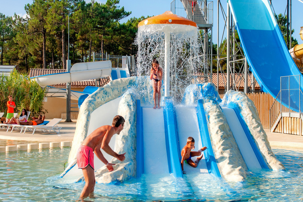 Glampingunterkunft: Safarizelt 5/6 Personen 3 Zimmer Badezimmer von Vacanceselect auf Camping Atlantic Club Montalivet