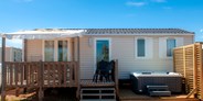 Luxuscamping - Hérault - Mobilheim Privilege Club 6 Personen 3 Zimmer Whirlpool von Vacanceselect auf Camping Le Palavas