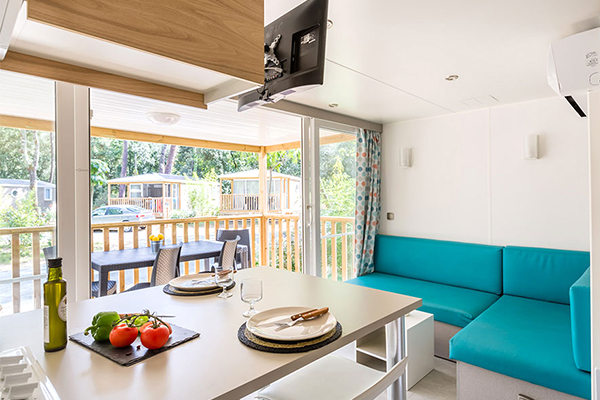 Campeggio di lusso - Charente-Maritime - Camping La Pinède - Vacanceselect Mobilheim Privilege Club 4 Personen 2 Zimmer  von Vacanceselect auf Camping La Pinède