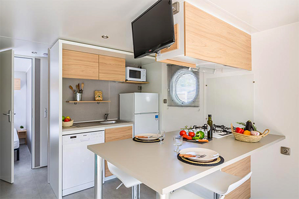 Glampingunterkunft: Mobilheim Privilege Club 4 Personen 2 Zimmer  von Vacanceselect auf Camping La Pinède