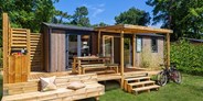 Luxuscamping - Frankreich - Mobilheim Privilege Club 6 Pers 3 Zimmer Tropische Dusche von Vacanceselect auf Camping La Pinède