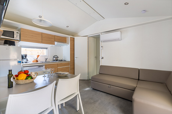 Campeggio di lusso - Charente-Maritime - Camping La Pinède - Vacanceselect Mobilheim Privilege Club 4 Personen 2 Zimmer Whirlpool  von Vacanceselect auf Camping La Pinède