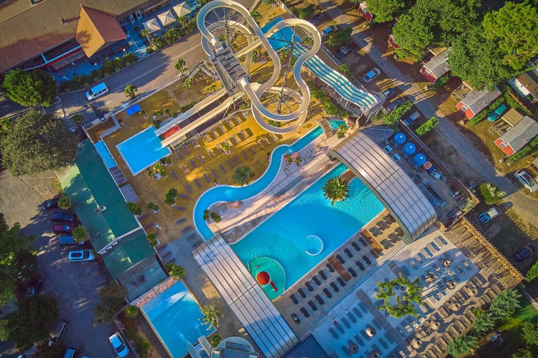 Campeggio di lusso - Charente-Maritime - Camping La Pinède - Vacanceselect Mobilheim Privilege Club 6 Personen 3 Zimmer Whirlpool von Vacanceselect auf Camping La Pinède