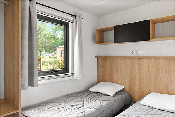 Glampingunterkunft: Mobilheim Privilege 6 Personen 3 Zimmer Tropische Dusche von Vacanceselect auf Camping Les Dunes