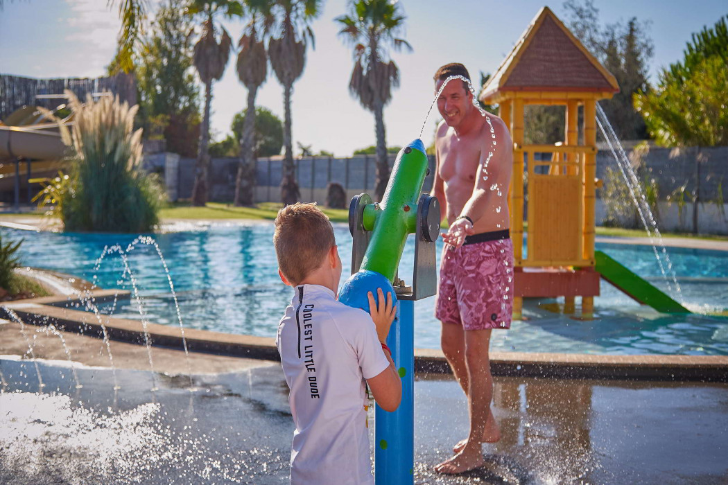 Glampingunterkunft: Mobilheim Privilege Club 6 Personen 3 Zimmer 2 Badezimmer von Vacanceselect auf Camping Les Dunes