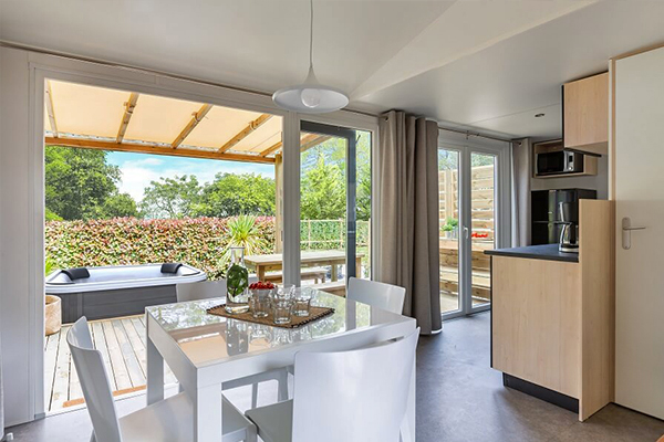 Camping de lujo - Torreilles - Camping Les Dunes - Vacanceselect Mobilheim Privilege Club 4 Pers 2 Zi. Whirlpool Trop. Dusche von Vacanceselect auf Camping Les Dunes