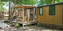 Luxuscamping - Mobilheim Privilege Club 6 Pers 3 Zimmer Trop. Dusche von Vacanceselect auf Camping Mayotte Vacances