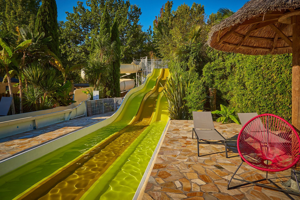 Glampingunterkunft: Mobilheim Privilege Club 6 Pers 3 Zimmer Trop. Dusche von Vacanceselect auf Camping Mayotte Vacances