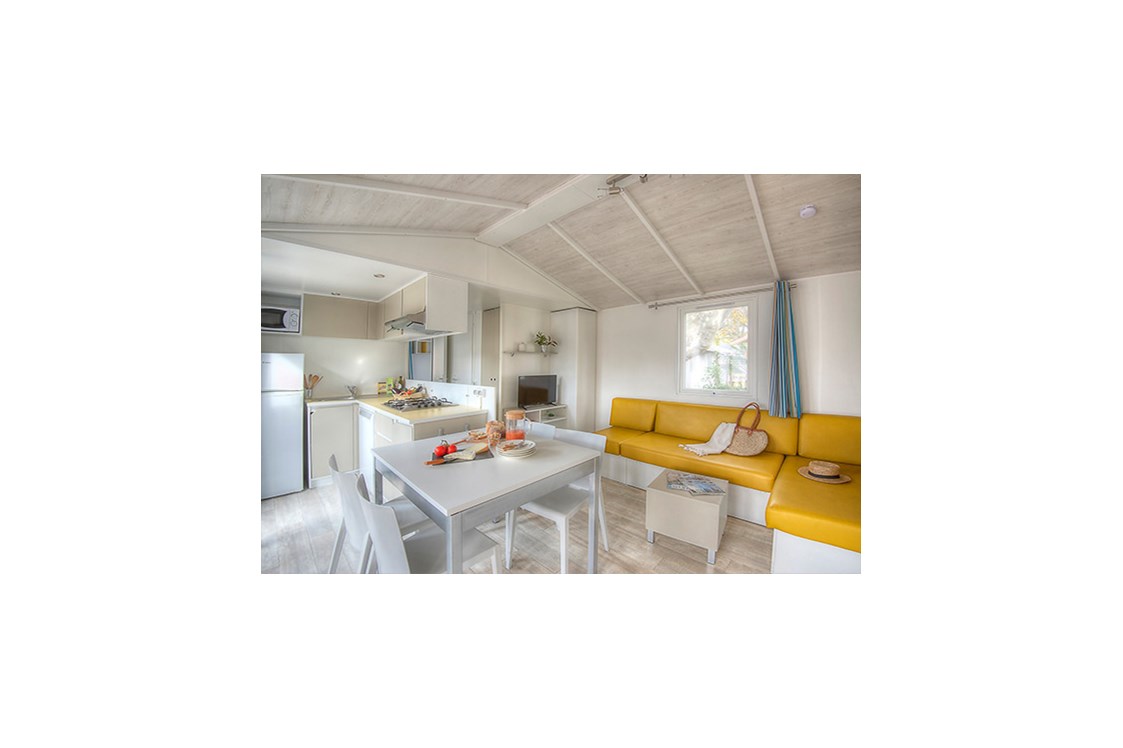 Glampingunterkunft: Mobilheim Privilege Club 6 Pers 3 Zimmer Whirlpool von Vacanceselect auf Camping La Plage d'Argens