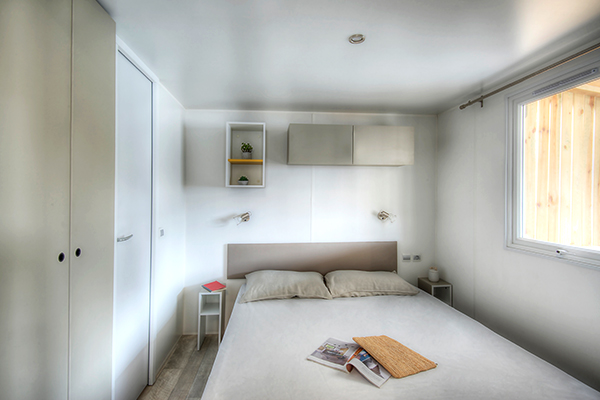 Glampingunterkunft: Mobilheim Privilege Club 6 Pers 3 Zimmer Whirlpool von Vacanceselect auf Camping La Plage d'Argens