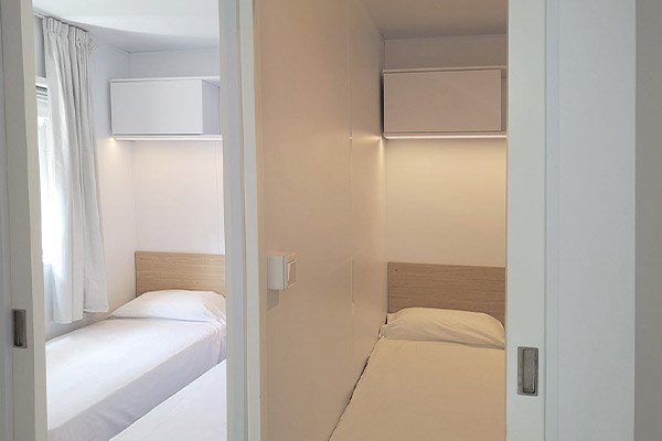 Glampingunterkunft: Mobilheim Moda 6 Personen 3 Zimmer, 2 Badezimmer, Klimaanlage von Vacanceselect auf Camping La Sirène
