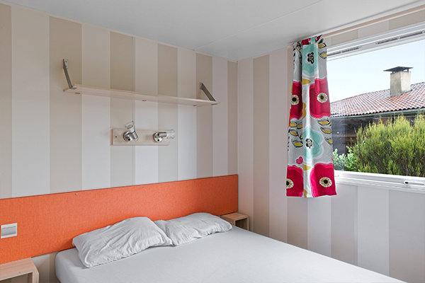 Glampingunterkunft: Mobilheim Moda 6 Personen 3 Zimmer Klimaanlage von Vacanceselect auf Camping Grande Italia