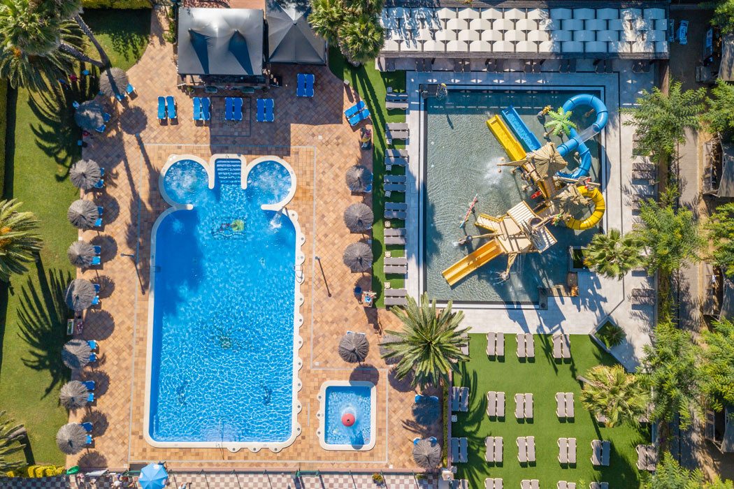 Glampingunterkunft: Ecoluxe Zelt 4/5 Personen 2 Zimmer Klimaanlage Badezimmer von Vacanceselect auf Camping La Masia