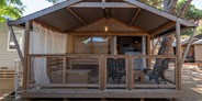 Luxuscamping - Katalonien - Ecoluxe Zelt 4/5 Personen 2 Zimmer Klimaanlage Badezimmer von Vacanceselect auf Camping La Masia