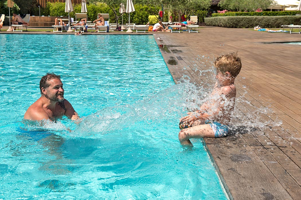 Glampingunterkunft: Airlodge 4 Personen 2 Zimmer Badezimmer von Vacanceselect auf Camping Orbetello