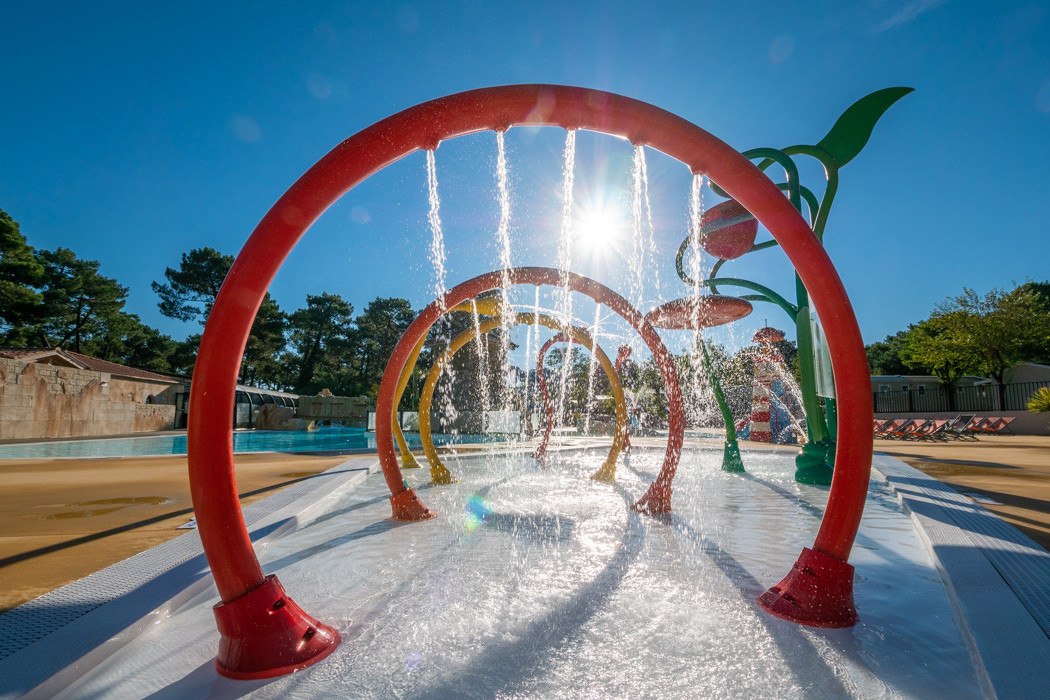 Glampingunterkunft: Mobilheim Moda 6 Personen 3 Zimmer Klimaanlage von Vacanceselect auf Camping Palmyre Loisirs