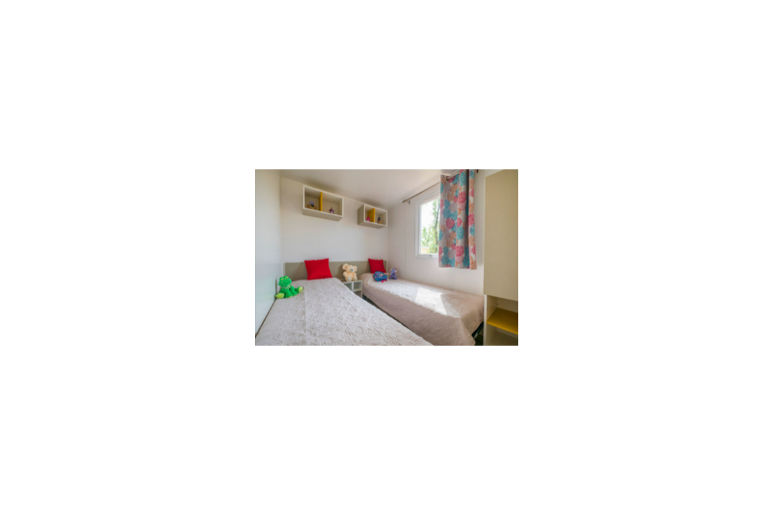 Glampingunterkunft: Mobilheim Moda 6/8 Personen 3 Schlafzimmer von Vacanceselect auf Camping Pommeraie de l'Océan