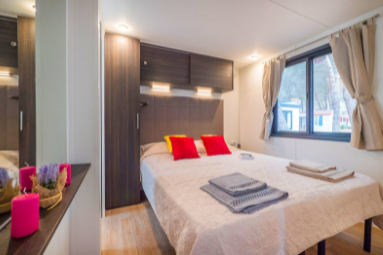 Glampingunterkunft: Mobilheim Moda 6 Personen 3 Zimmer AC Geschirrspüler von Vacanceselect auf Camping Park Umag