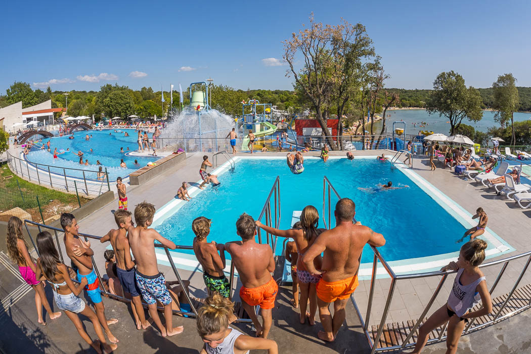 Glampingunterkunft: Safarizelt 6 Personen 3 Zimmer Badezimmer von Vacanceselect auf Camping Vestar