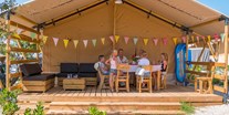 Luxuscamping - Safarizelt 6 Personen 3 Zimmer Badezimmer von Vacanceselect auf Camping Vestar