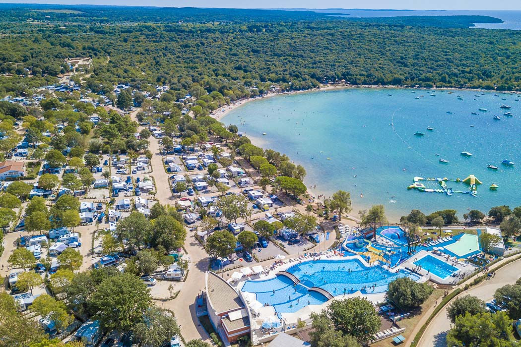 Glampingunterkunft: Safarizelt XL 4/6 Personen 3 Zimmer Badezimmer von Vacanceselect auf Camping Vestar