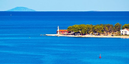 Luxuscamping - Zadar - Mobilheim Moda 6 Personen 3 Zimmer Klimaanlage Geschirrspüler von Vacanceselect auf Camping Zaton