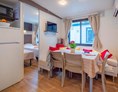 Glampingunterkunft: Mobilheim Moda 6 Personen 3 Zimmer Klimaanlage Geschirrspüler von Vacanceselect auf Camping Zaton
