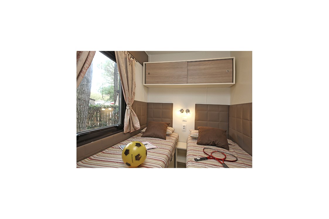 Glampingunterkunft: Mobilheim Moda 6 Personen 3 Zimmer Klimaanlage von Vacanceselect auf Camping Solaris