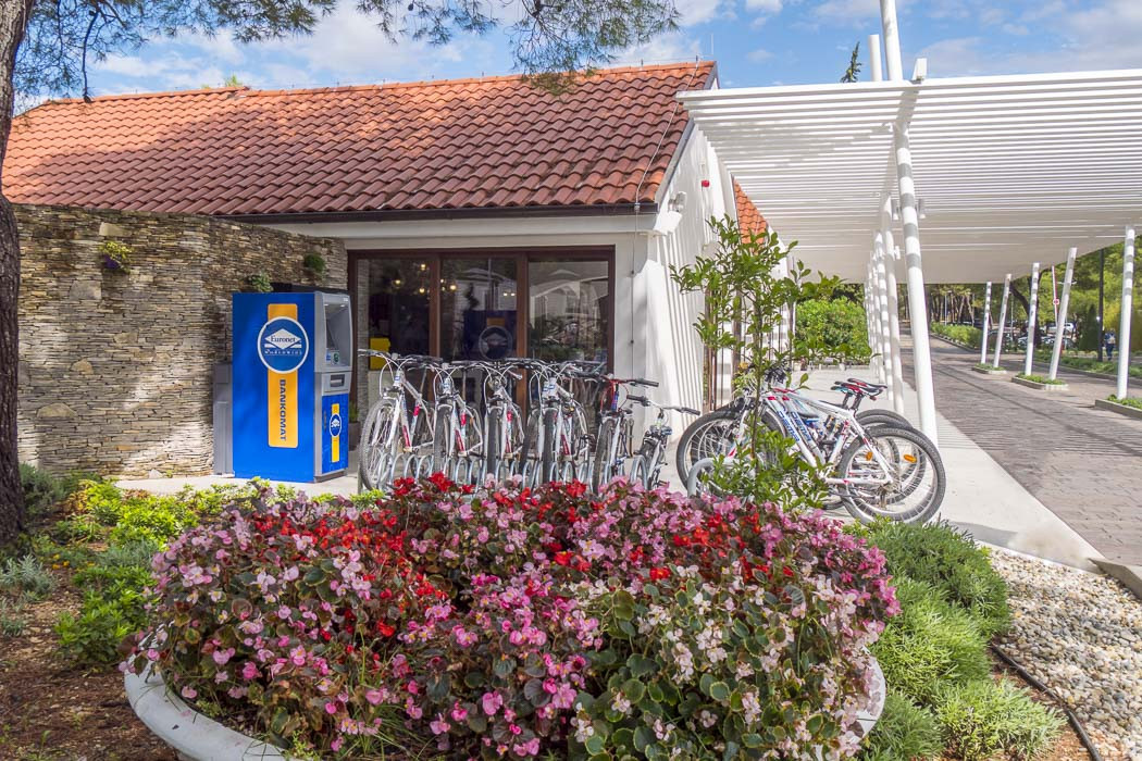 Glampingunterkunft: Mobilheim Moda 5/6 Personen 2 Zimmer Klimaanlage von Vacanceselect auf Camping Vranjica Belvedere