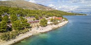 Luxuscamping - Split - Dubrovnik - Mobilheim Moda 6 Pers 3 Zimmer AC Geschirrspüler von Vacanceselect auf Camping Vranjica Belvedere