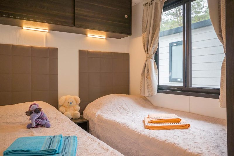 Glampingunterkunft: Mobilheim Moda 6 Pers 3 Zimmer AC Geschirrspüler von Vacanceselect auf Camping Vranjica Belvedere