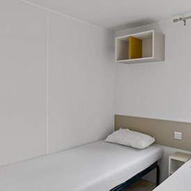 Glampingunterkunft: Mobilheim Moda 6 Personen 3 Zimmer Klimaanlage von Vacanceselect auf Camping Domaine des Ormes
