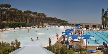 Luxuscamping - Italien - Mobilheim Moda 4/5 Personen 2 Zimmer Klimaanlage von Vacanceselect auf Camping Fabulous Village