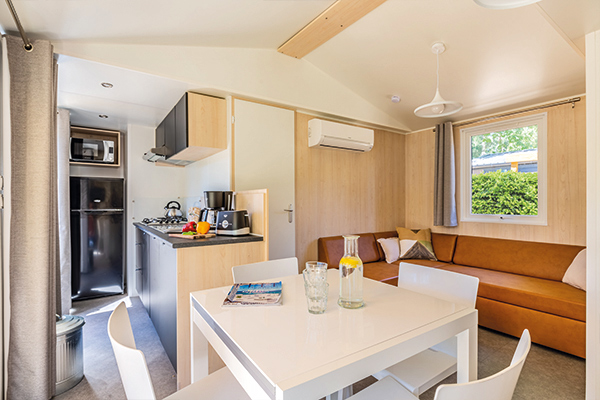 Glampingunterkunft: Mobilheim Privilege Club 6 Pers 3 Zi Whirlpool Trop Dusche von Vacanceselect auf La Grande Métairie