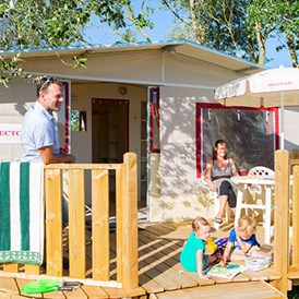 Glampingunterkunft: Lodgezelt 4/5 Pers 2 Zimmer BZ von Vacanceselect auf Camping Les Méditerranées - Beach Garden