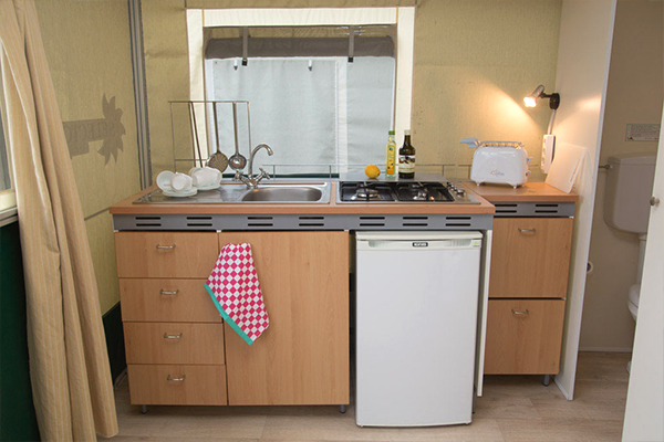 Glampingunterkunft: Lodgezelt 4/5 Pers 2 Zimmer BZ von Vacanceselect auf Camping Les Méditerranées - Beach Garden