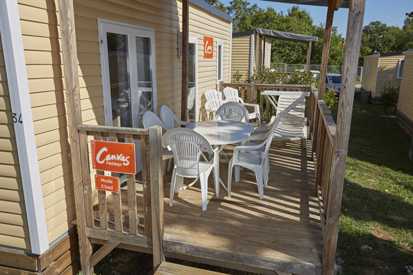 Luxuscamping - Béziers - Camping Les Méditerranées - Beach Garden - Vacanceselect Mobilheim Moda 5/6 Pers 2 Zimmer AC von Vacanceselect auf Camping Les Méditerranées - Beach Garden