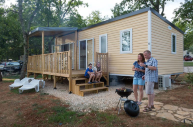 Glampingunterkunft: Mobilheim Moda 6 Personen 3 Zimmer Klimaanlage von Vacanceselect auf Camping Lanterna