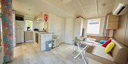 Luxuscamping - Gardasee - Verona - Mobilheim Moda 4/5 Personen 2 Zimmer Klimaanlage von Vacanceselect auf Camping Cisano & San Vito