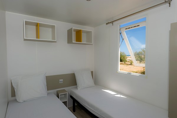 Glampingunterkunft: Mobilheim Moda 6 Personen 3 Zimmer Klimaanlage von Vacanceselect auf Camping Marina di Venezia