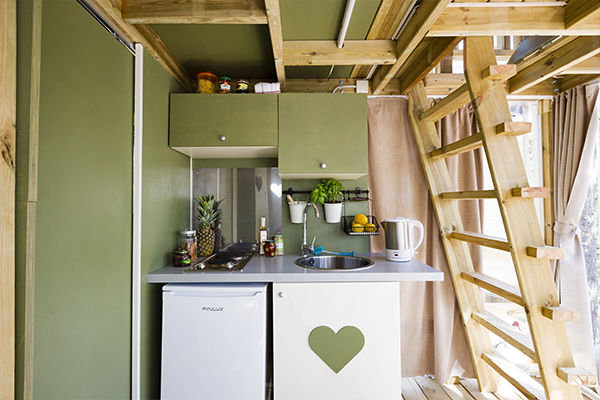 Luxuscamping - Art der Unterkunft: spezielle Unterkunft - Italien - Camping Laguna Village - Vacanceselect Airlodge 4 Personen 2 Zimmer Badezimmer von Vacanceselect auf Camping Laguna Village