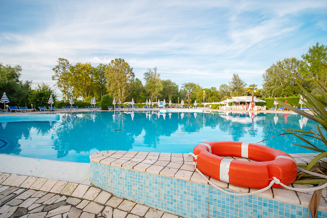 Glampingunterkunft: Mobilheim Moda 5/6 Personen 2 Zimmer Klimaanlage von Vacanceselect auf Camping Laguna Village