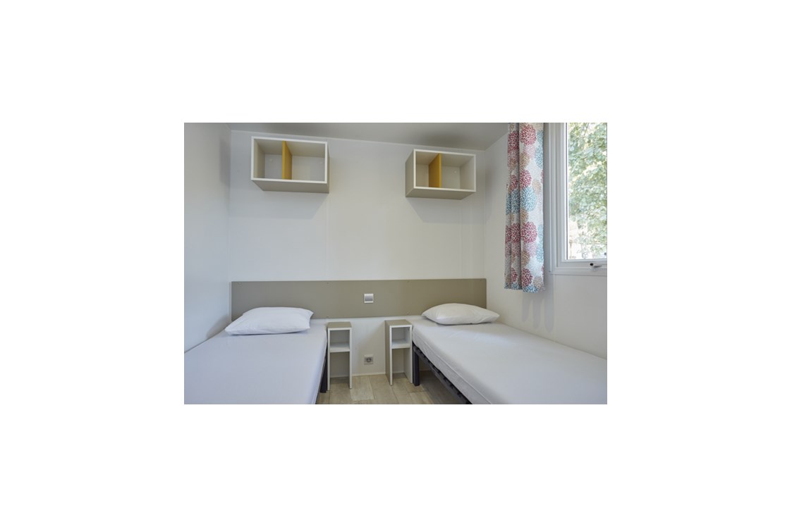 Glampingunterkunft: Mobilheim Moda 5/6 Personen 2 Zimmer Klimaanlage von Vacanceselect auf Camping Bi Village