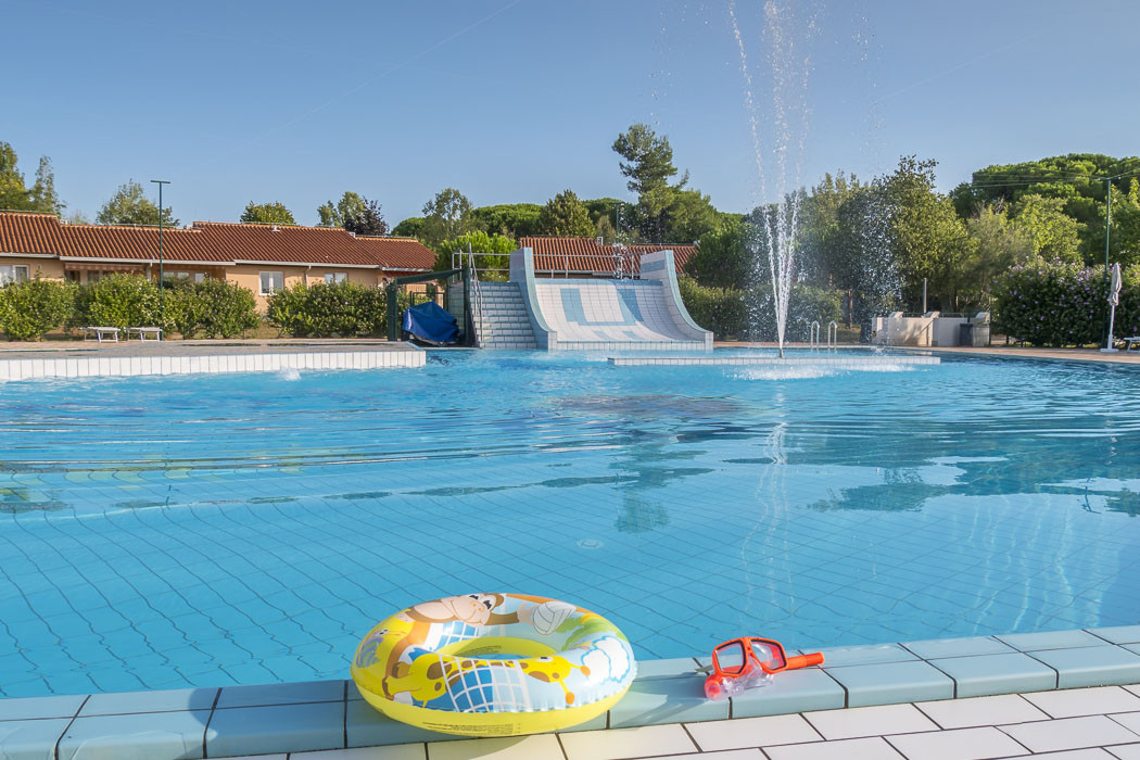 Glampingunterkunft: Safarizelt 6 Personen 3 Zimmer Badezimmer von Vacanceselect auf Camping Bi Village